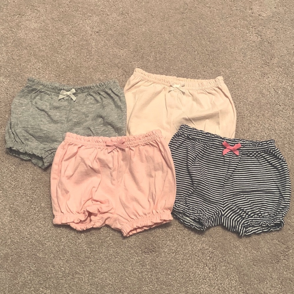 Bundle of Carter’s Infant Shorts - size 0-3 months